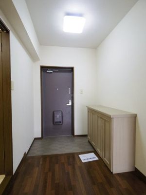 【玄関】 | ソシア藤沢 | 【反転タイプ参考写真】