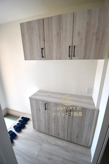 Terrace　ひたちなか市武田　1期 　2の玄関|たっぷり入る玄関収納です！扉の中は可動棚ですので、用途に合わせて高さを自由に変えることができます。