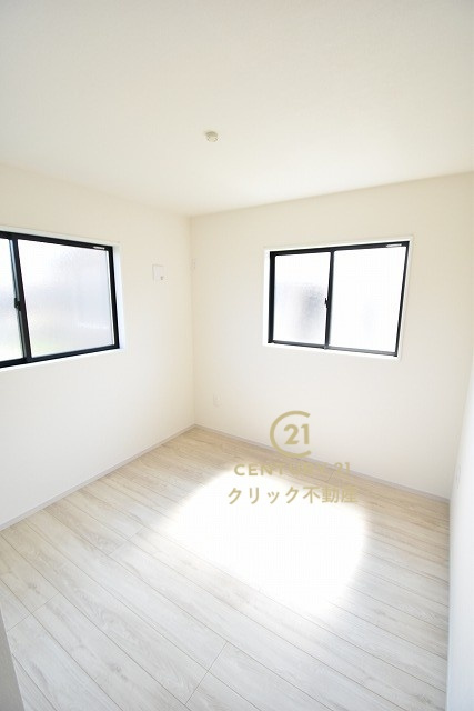 Terrace　ひたちなか市武田　1期 　2の洋室|採光バッチリ・通風良好です。
たっぷり差し込む陽光がお部屋を明るく照らします！