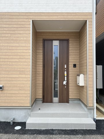 高浜市小池町第2　全5棟　2号棟のエントランス