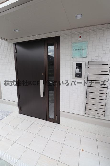 D-ROOM NEXT諏訪野のエントランス|清潔なエントランスです