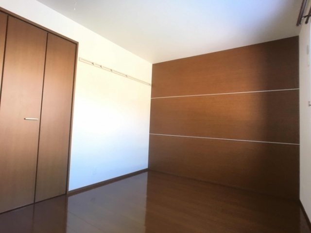 ロイヤル ローサの寝室|北側洋室