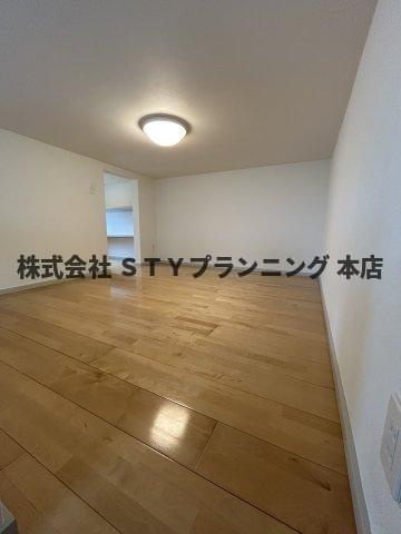 仲介手数料０円！ロフト壱番館の洋室
