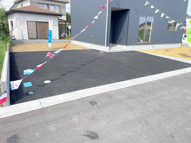 笠間市大田町第3　新築戸建て　1号棟の駐車場|カースペースは2台お停めいただけます♪