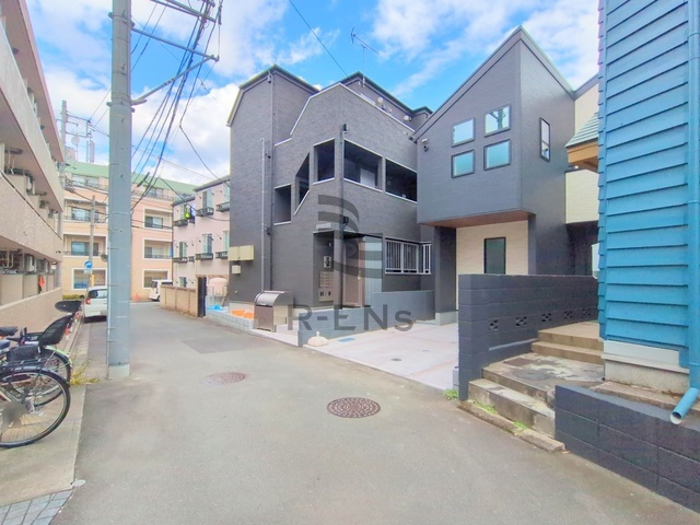 【前面道路含む現地写真】 | 西東京市柳沢５丁目　新築戸建て | 落ち着いた低層住宅街の一角、静かな暮らしを送れます