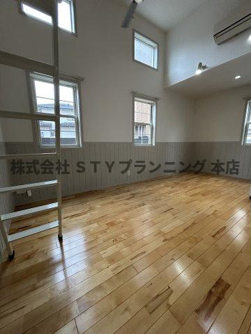 仲介手数料０円！ロフト壱番館の居間・リビング