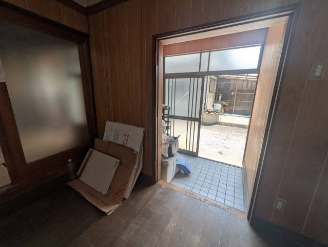 和泉市黒鳥町戸建（平屋）6DK（はなれ含む）の玄関