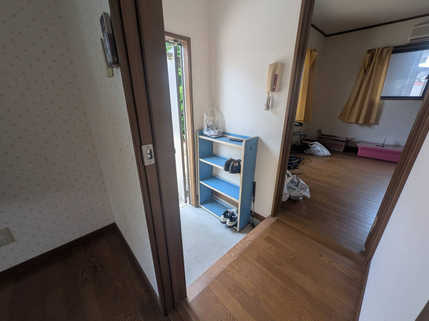 和泉市黒鳥町戸建（平屋）6DK（はなれ含む）の玄関|はなれの玄関です