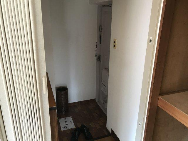 長瀬マンションの玄関