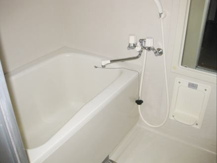 ベルフラワーＤの浴室