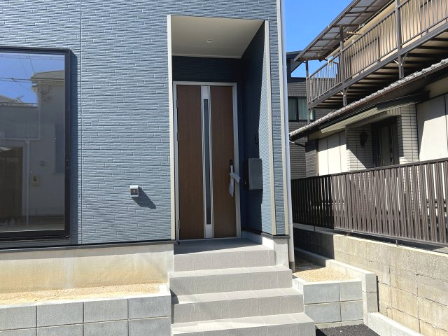 高浜市稗田町第5　全2棟　1号棟のエントランス