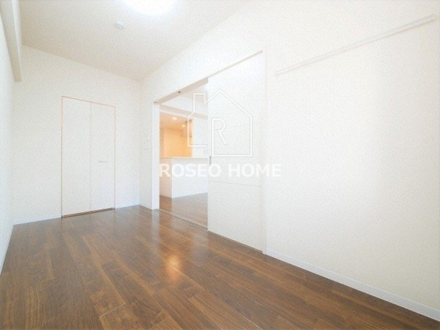 バロンドール京橋の洋室