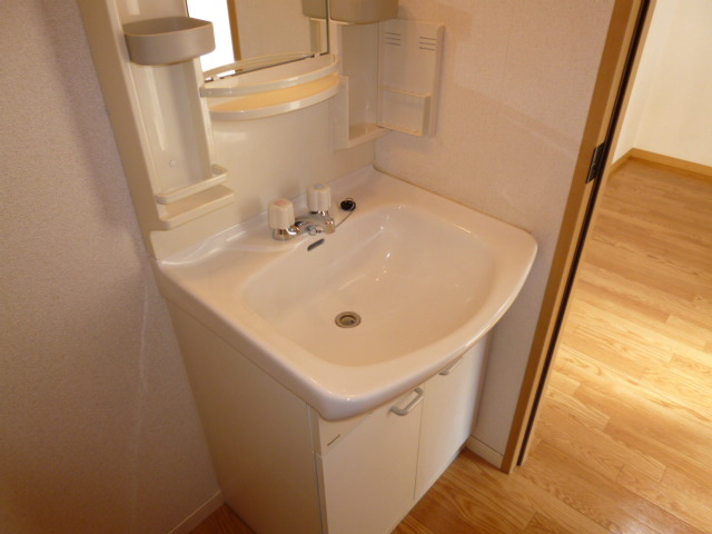 リビエール倉敷Ｃの独立洗面台|洗面化粧台