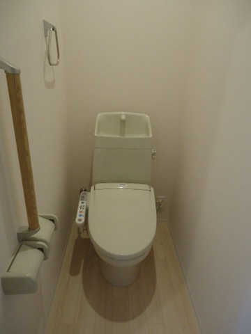 クレジデンス基山のトイレ|嬉しい温水洗浄便座付き♪