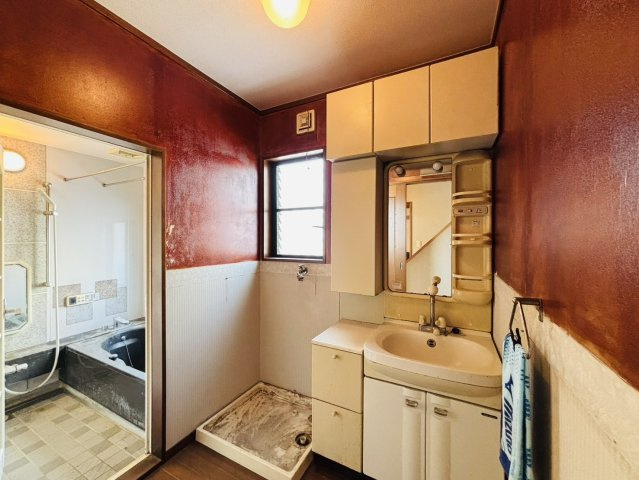 岸和田市神須屋町1丁目　中古戸建の独立洗面台