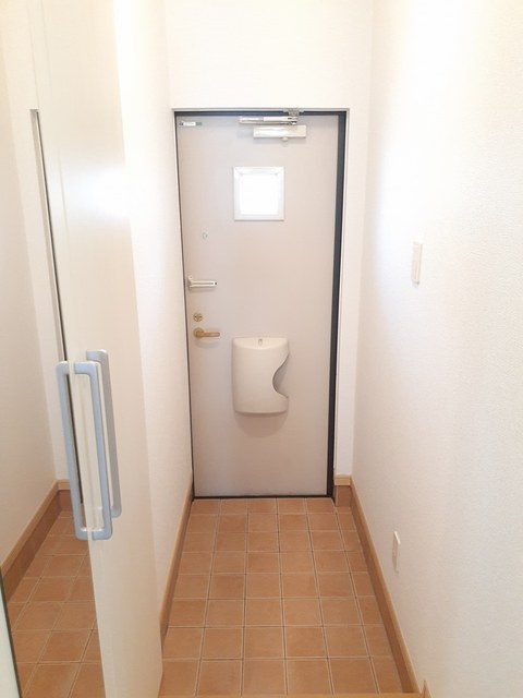 エンブレイス　Ｂの玄関|玄関