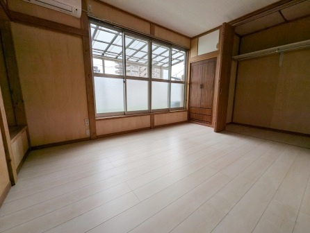 さいたま市大宮区下町１丁目の一戸建ての居間・リビング|居間です