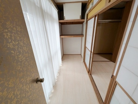 さいたま市大宮区下町１丁目の一戸建ての内装|明るい色調の室内です