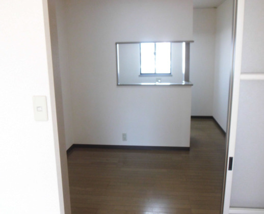 ハミングタウン合川の居間・リビング|こちらの居間で趣味の時間をお楽しみください※別号室の写真です