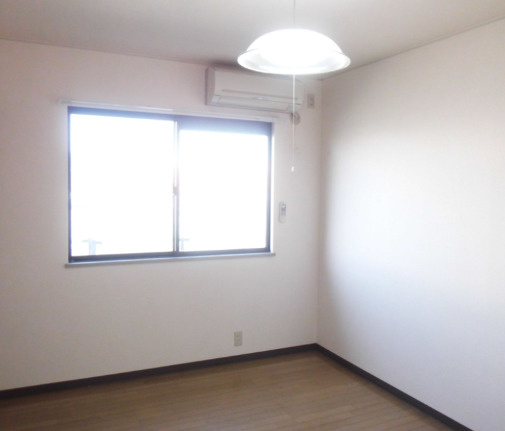 ハミングタウン合川の内装|明るい室内です※別号室の写真です