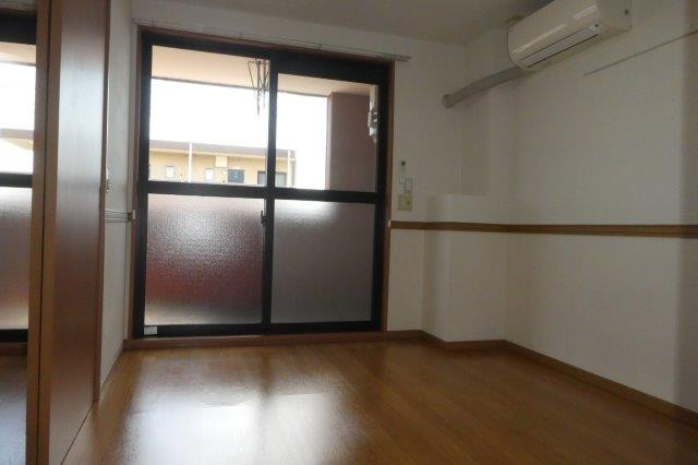 ロジュマンの洋室