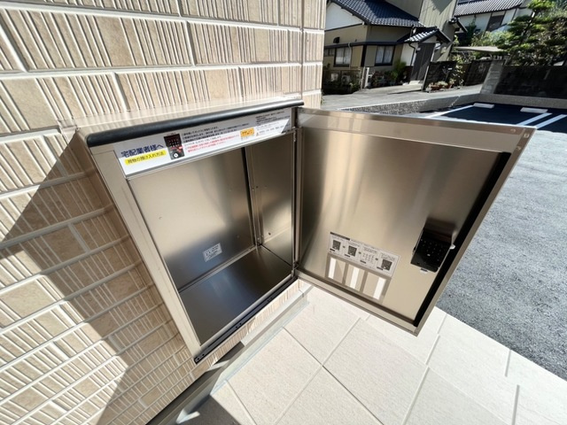 スカイハウスのエントランス|宅配BOX