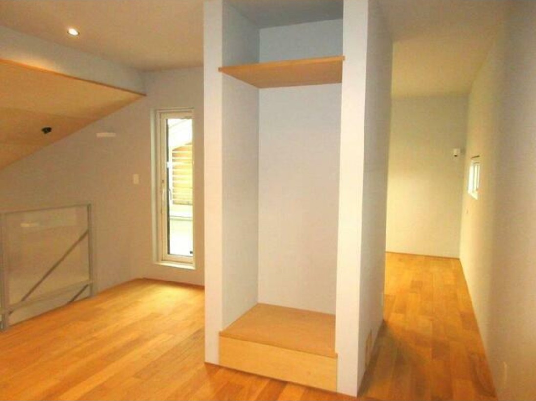 【中古戸建】伊勢崎市南千木町の収納|■収納｜コンパクトな収納でもラックや収納ケースを駆使すればより使い勝手の良い収納に大変身！物を増やしすぎずスッキリとした生活を送りたい方にピッタリです♪