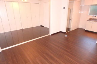 【寝室】 | 新浜マンション