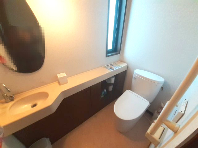 宇城市松橋町砂川の中古一戸建のトイレ