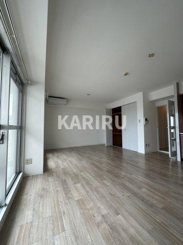 京橋アドバンス２１の居間・リビング