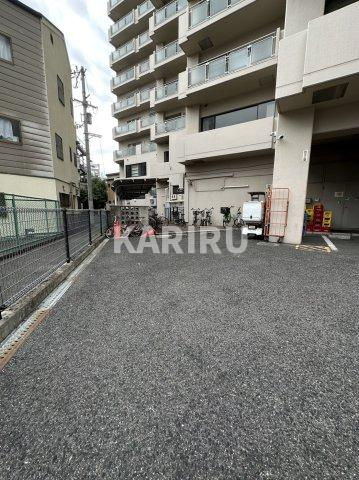 京橋アドバンス２１の駐車場