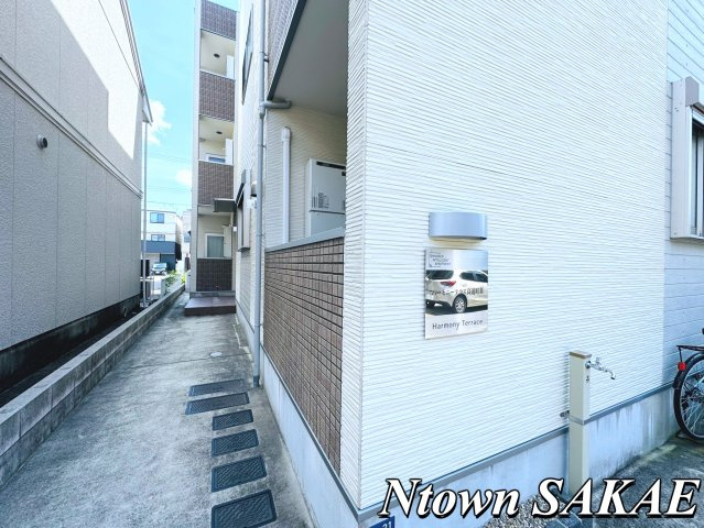 【エントランス】 | ハーモニーテラス高道町Ⅲ | 清潔なエントランスです