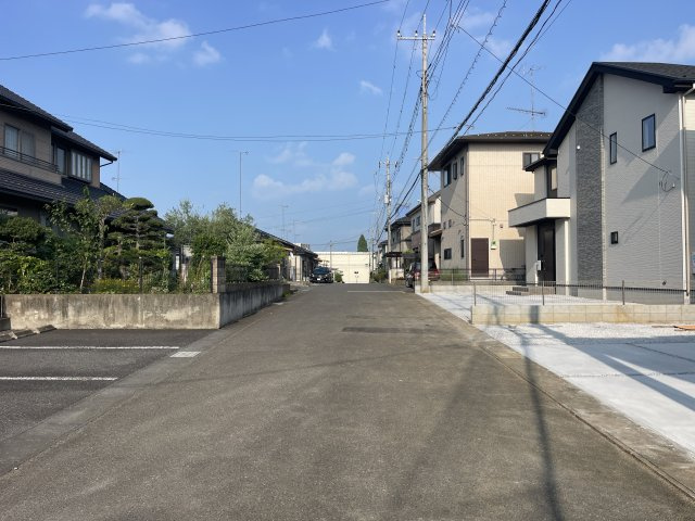 Erde真岡市下高間木2期　新築一戸建ての前面道路含む現地写真|前面道路含む現地写真です