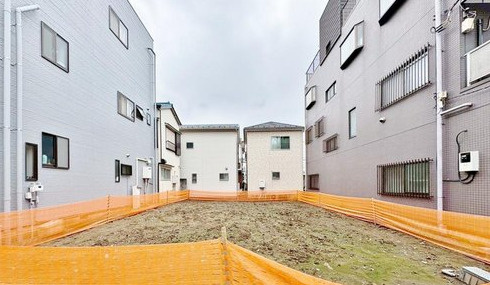 江戸川区小松川４丁目の売地の前面道路含む現地写真