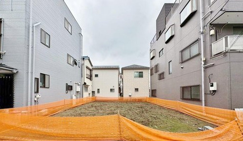 江戸川区小松川４丁目の売地の前面道路含む現地写真