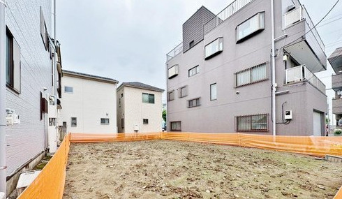 江戸川区小松川４丁目の売地の前面道路含む現地写真