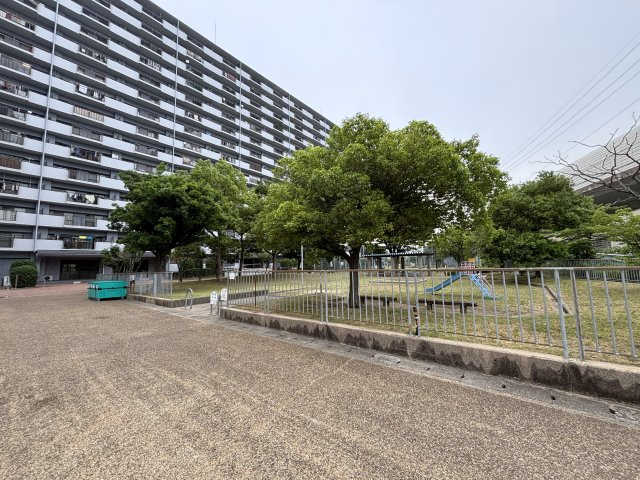 ライオンズマンション京都淀B棟の外観