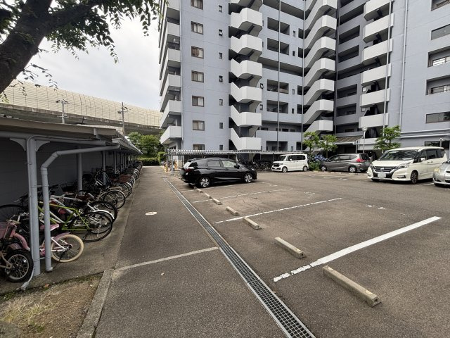 ライオンズマンション京都淀B棟の駐輪場