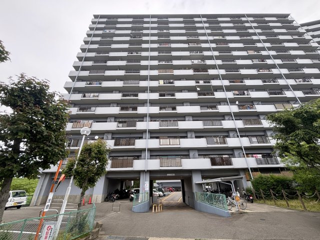 ライオンズマンション京都淀B棟の外観