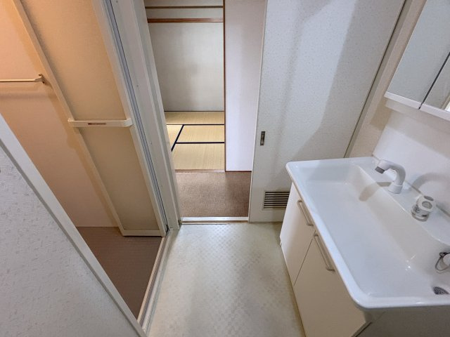 ライオンズマンション京都淀B棟の独立洗面台