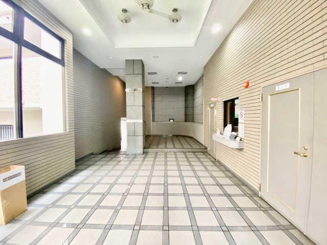 ライオンズマンション台原森林公園のエントランス