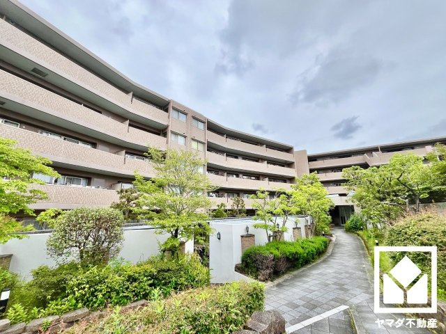 メロディーハイム松井山手ヒルズビューの外観