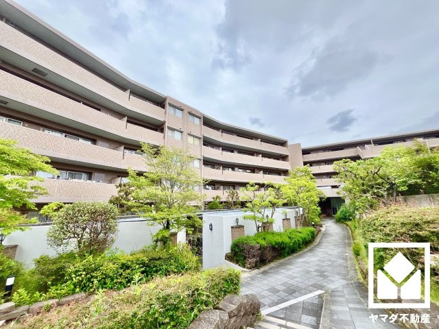 メロディーハイム松井山手ヒルズビューの外観