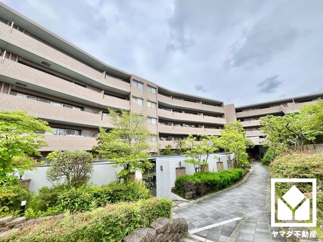 メロディーハイム松井山手ヒルズビューの外観