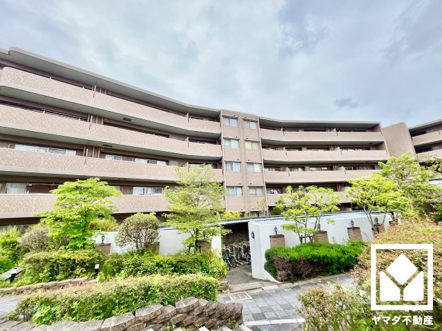 メロディーハイム松井山手ヒルズビューの外観