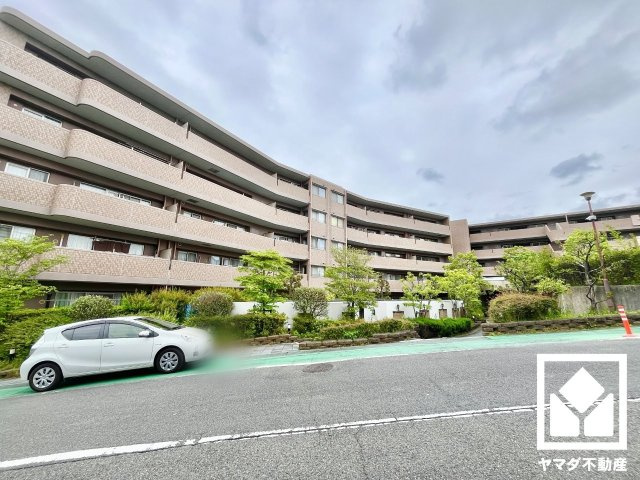 メロディーハイム松井山手ヒルズビューの外観