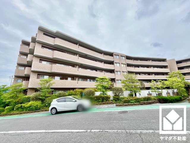 メロディーハイム松井山手ヒルズビューの外観