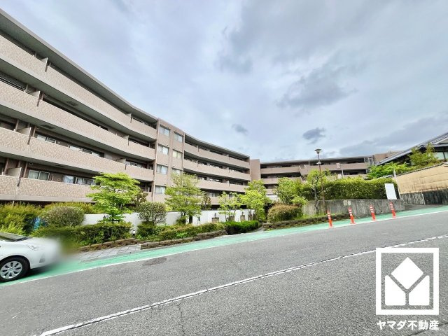 メロディーハイム松井山手ヒルズビューの外観