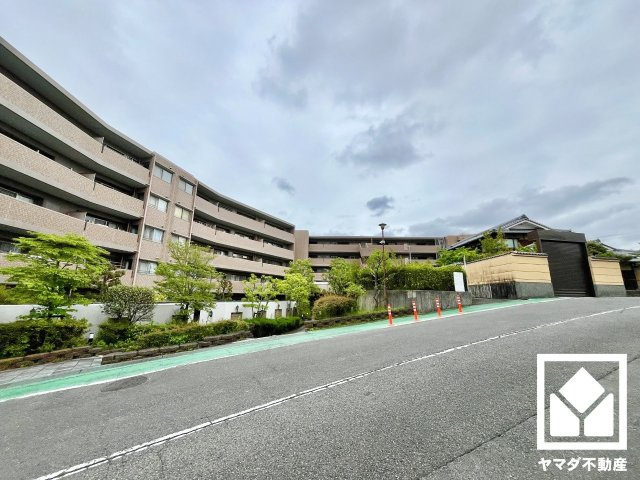 メロディーハイム松井山手ヒルズビューの外観