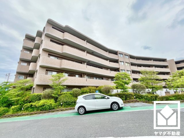 メロディーハイム松井山手ヒルズビューの外観